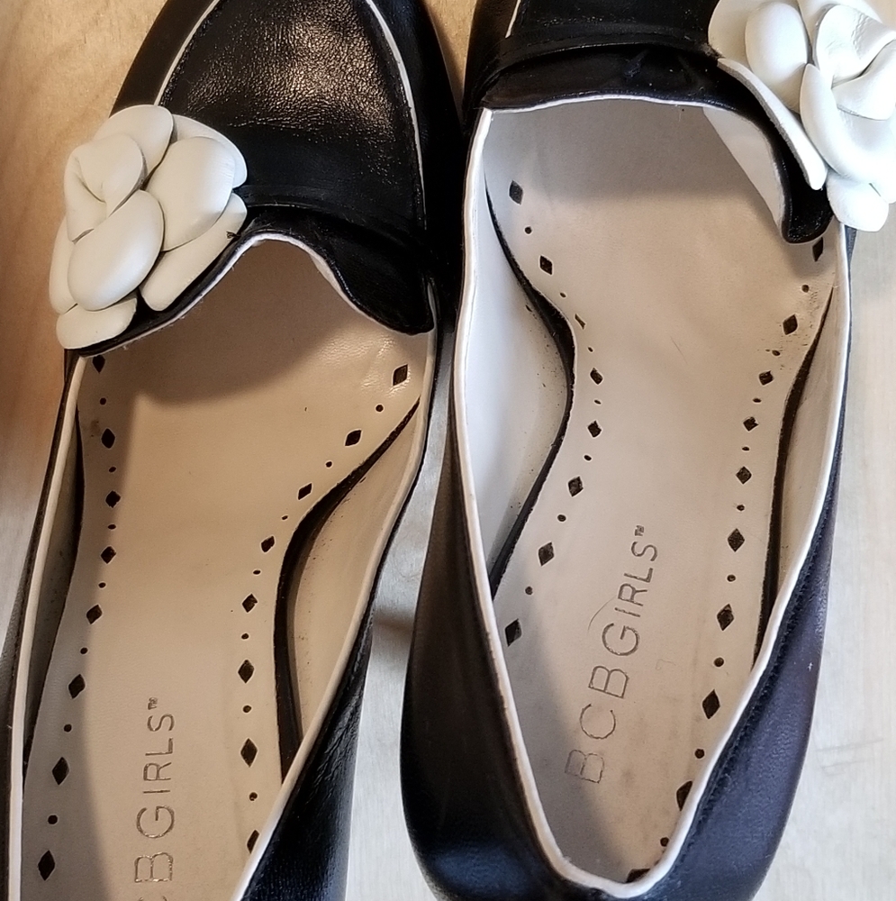 BCBG Black Heels, 2.5 in, size 6